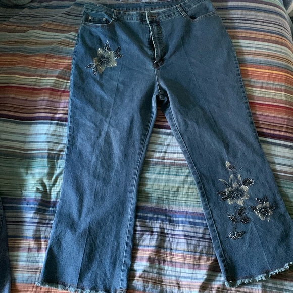 Shy Ger Jeans - Picture 1 of 5